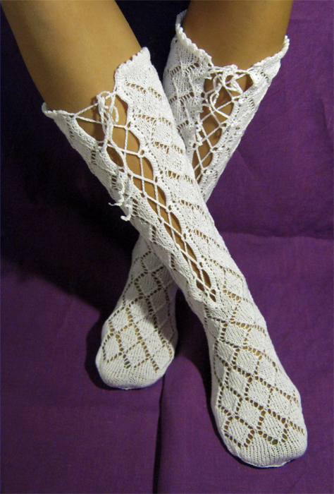 Sasienamas rakstainas zeķes